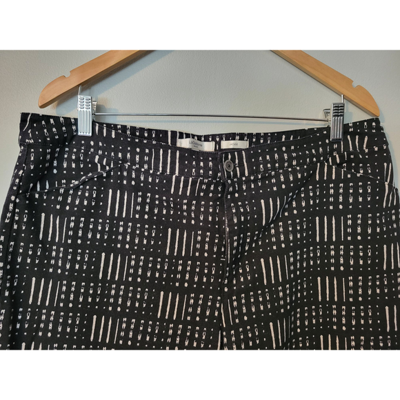 Liz Clairborne Women's Jackie Black/White Graphic Design Capri Pants Size 16 - Picture 4 of 5